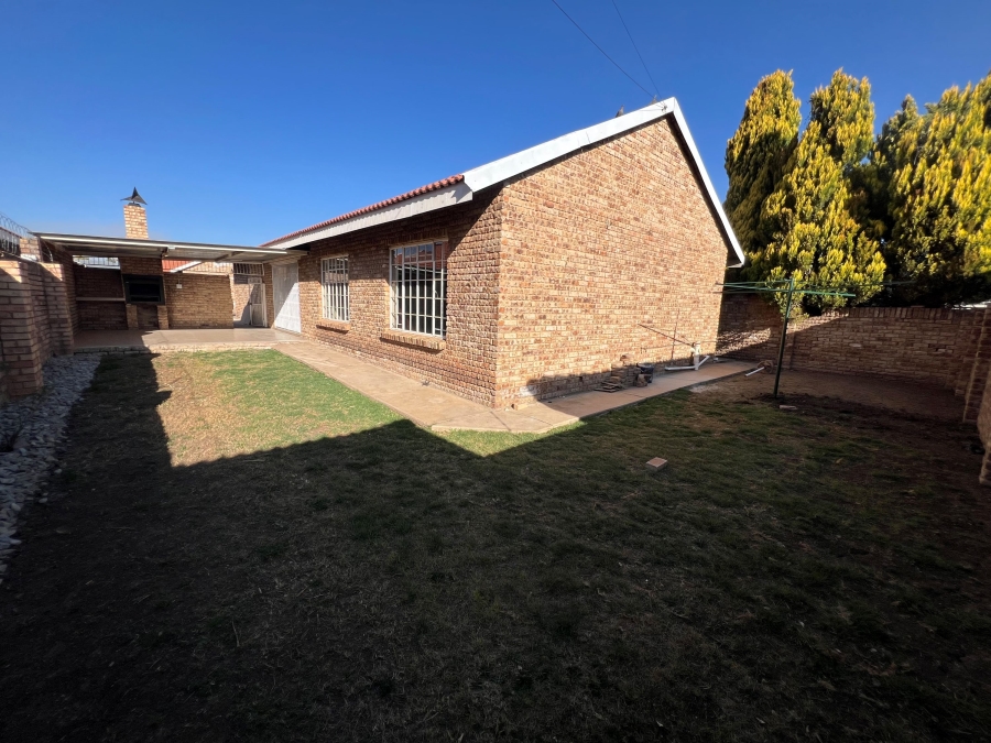3 Bedroom Property for Sale in La Hoff North West